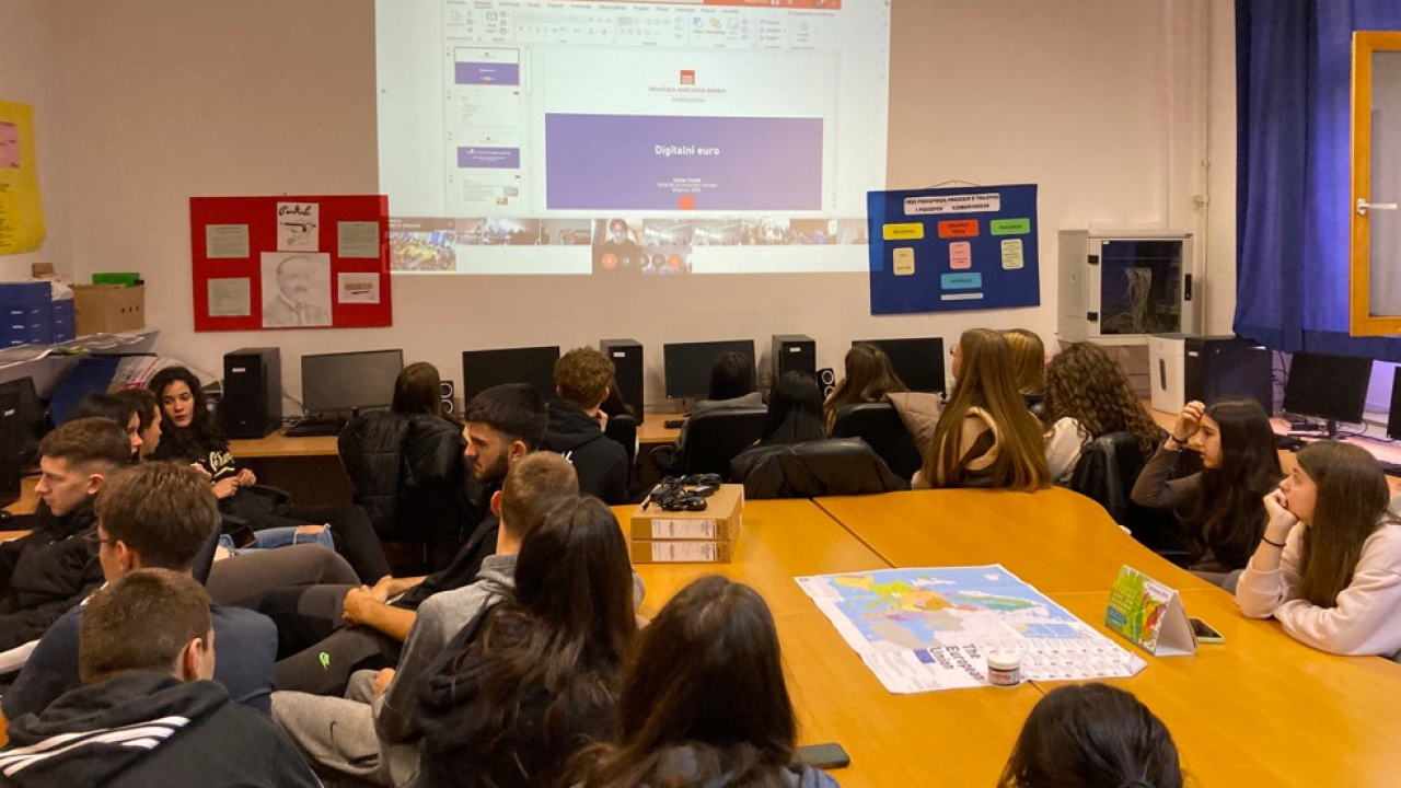 Drniška škola predvodi edukaciju o digitalnom plaćanju: Uključeni učenici i nastavnici iz cijele Hrvatske