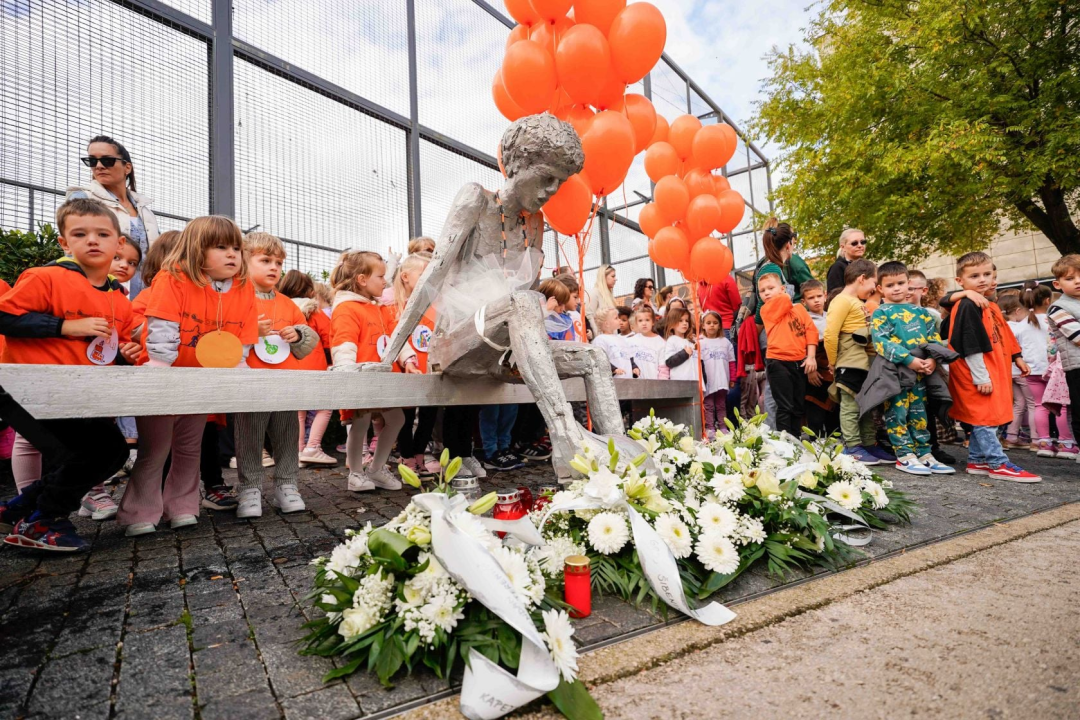 Draženu 61 balon za 61. rođendan: Šibenik obilježio rođendan svog košarkaškog velikana
