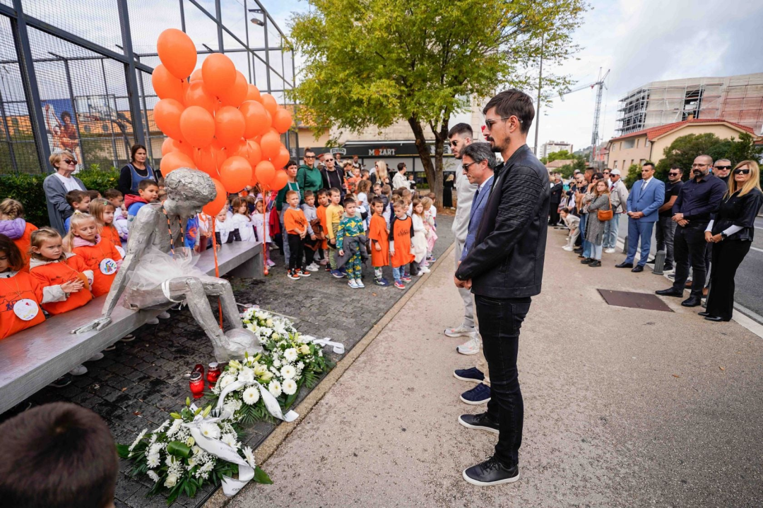 Draženu 61 balon za 61. rođendan: Šibenik obilježio rođendan svog košarkaškog velikana