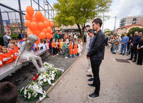 Fotografija 9 - Draženu 61 balon za 61. rođendan: Šibenik obilježio rođendan svog košarkaškog velikana