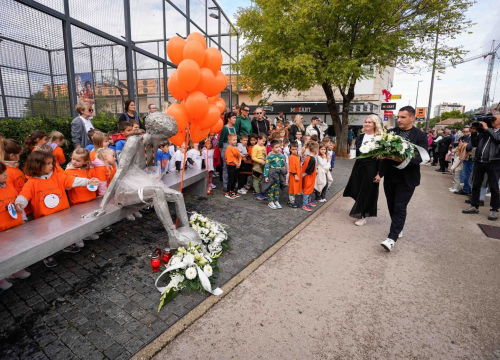 Fotografija 10 - Draženu 61 balon za 61. rođendan: Šibenik obilježio rođendan svog košarkaškog velikana