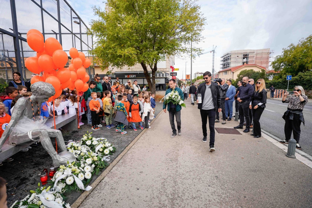 Draženu 61 balon za 61. rođendan: Šibenik obilježio rođendan svog košarkaškog velikana