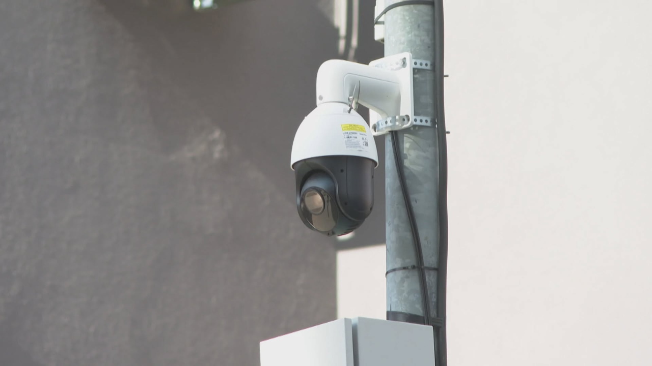 Na općinsku zgradu u Murteru postavljena kamera za nadzor nepropisnog parkiranja