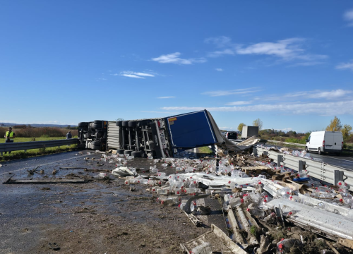 Kamion probio ogradu na zagrebačkoj obilaznici i sudario se s više vozila