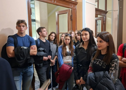 Fotografija 10 - Gimnazijalci na sudu u Šibeniku: Izvannastavna aktivnost povodom Europskog dana pravosuđa