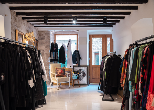 Fotografija 30 - FOTO Modni raj u Šibeniku: Otkrijte ekskluzivne kolekcije hrvatskih dizajnera u Galeriji Juraj Dalmatinac!