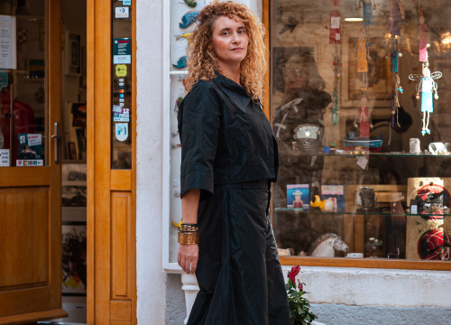 Fotografija 38 - FOTO Modni raj u Šibeniku: Otkrijte ekskluzivne kolekcije hrvatskih dizajnera u Galeriji Juraj Dalmatinac!