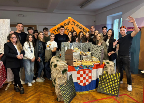 Učenici Ekonomske škole obilježili Dane kruha: Hranu odnijeli u Caritas kako bi bila podijeljena najpotrebitijima