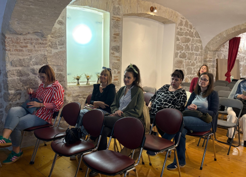 Fotografija 6 - Održana edukacija Željane Bulat o primjeni pripovijedanja u knjižnicama