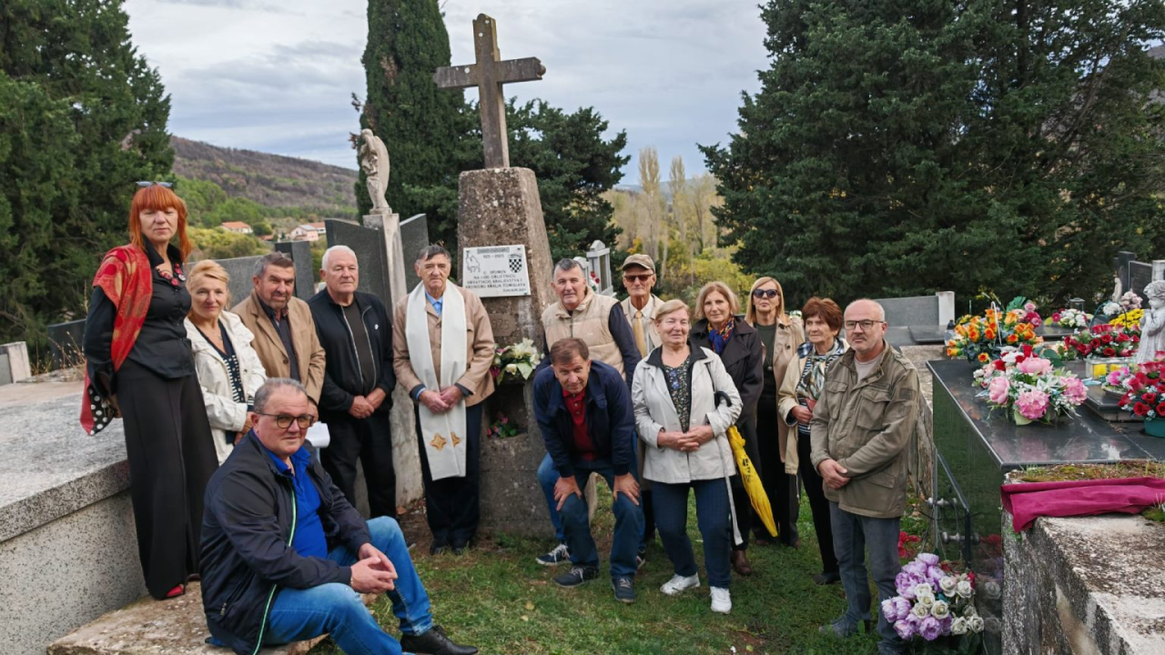 Obljetnica Hrvatskog kraljevstva: Nova spomen ploča postavljena na groblju sv. Jure u Rupama