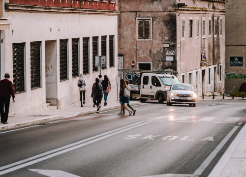 Vozači, od subote vrijedi 'zimsko' pravilo na cestama. Upalite svjetla, evo kolike su kazne