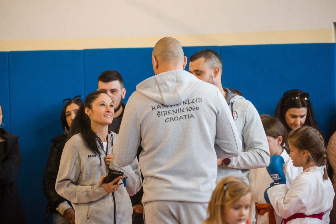 Mladi karataši otvorili novu sezonu Lige klubova uz edukativnu prezentaciju šibesnkih HGSS-ovaca