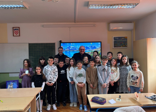 Fotografija 15 - Šibenski biskup Tomislav Rogić u sklopu pastirskog pohoda posjetio župe Jadrtovac i Vrpolje