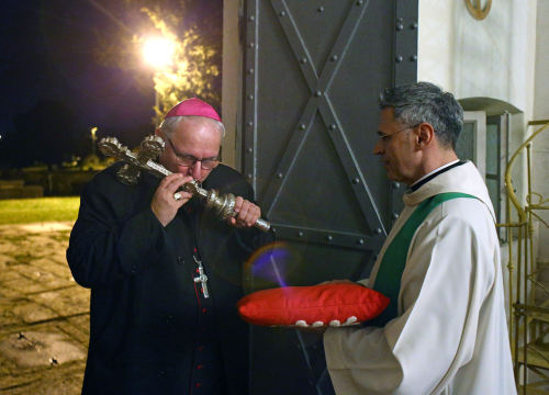 Fotografija 12 - Šibenski biskup Tomislav Rogić u sklopu pastirskog pohoda posjetio župe Jadrtovac i Vrpolje
