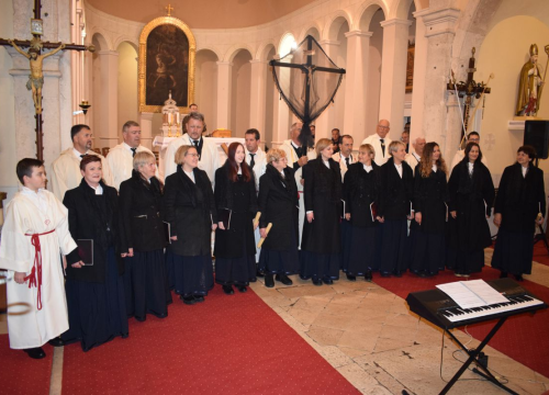 Fotografija 38 - U Primoštenu izveden oratorij 'Za križen'