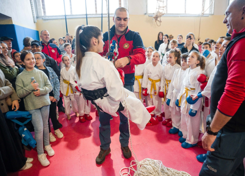 Fotografija 18 -  Mladi karataši otvorili novu sezonu Lige klubova uz edukativnu prezentaciju šibesnkih HGSS-ovaca