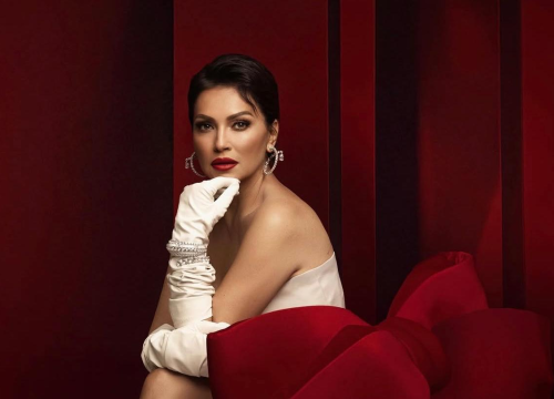 Nezaboravno ljeto u Primoštenu: Nina Badrić na Vidikovcu Gospe od Loreta!