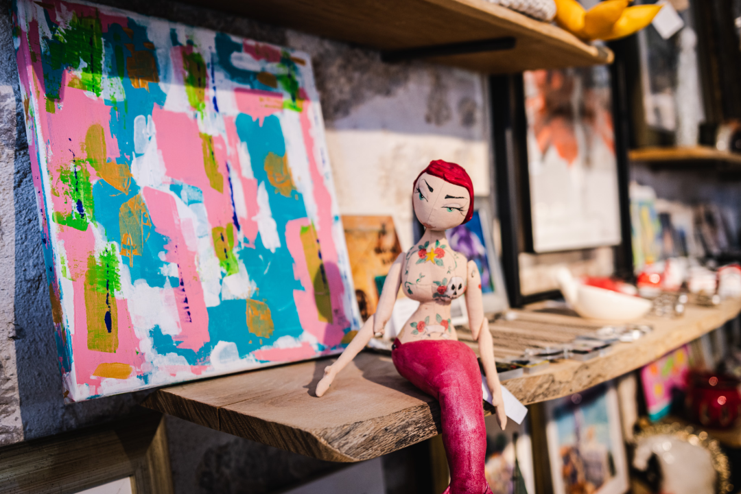 Proljeće u Galeriji Juraj Dalmatinac donosi popust na šarene umjetnine morskih motiva!