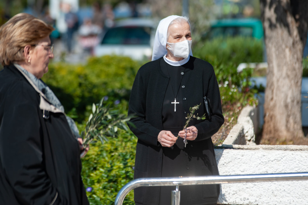 Procesijom, misom i blagoslovom maslinovih grančica Šibenčani proslavili Cvjetnicu   