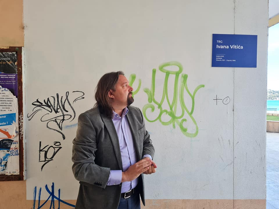 Tonči Restović 'dao' trg kod Županije Ivanu Vitiću: Gradska vlast treba se dostojno zahvaliti velikim Šibenčanima 