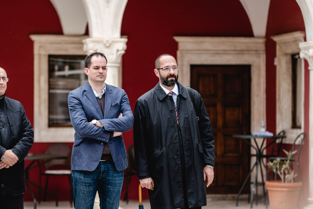 ‘Stabilno’, ali ‘Za svaki slučaj...’: Pauk i Rakić ispred katedrale predstavili kandidature za župana i zamjenika