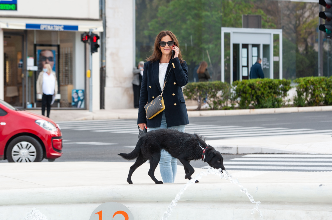 Lijepe Šibenčanke pokazale kako se u prohladnom travnju nose šareni kaputi