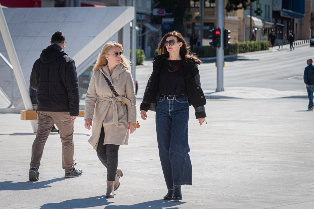 Ovotjedne šibenske trendseterice pokazale kako klasične komade nositi na moderan način 