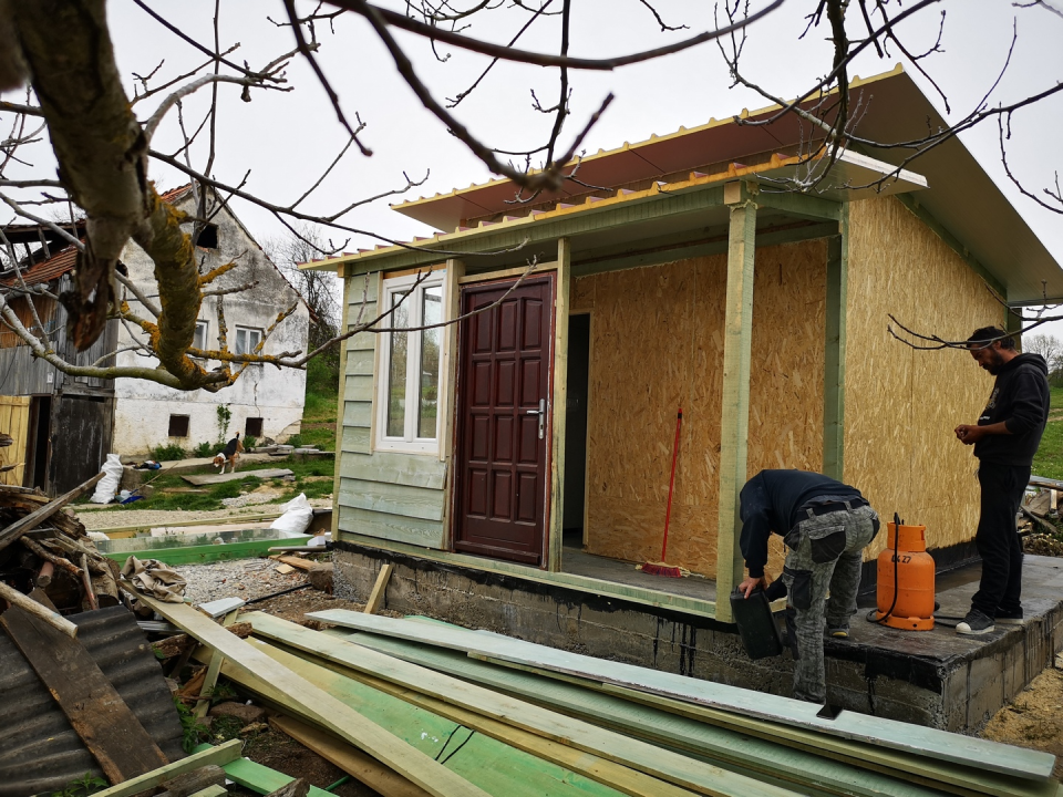 Šibenčani grade novi dom za obitelj stradalu u potresu na Baniji, trebaju vašu pomoć da je dovrše