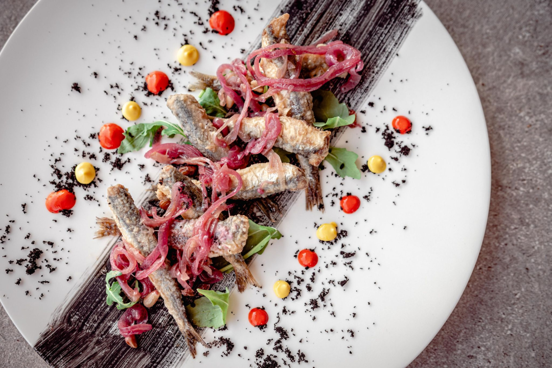 Priuštite si prekrasne trenutke na prozračnoj terasi Pomalo Bistro &amp; Bara u Žaboriću! 