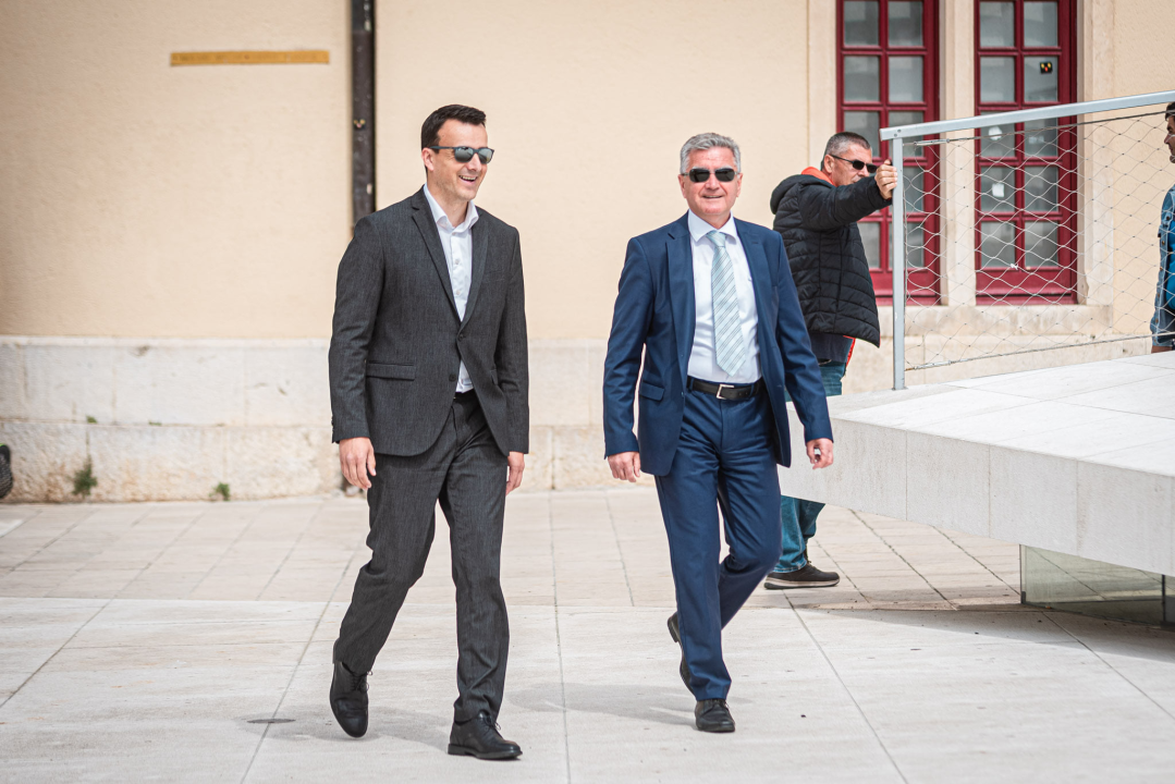 Burić okupio ravnatelje i direktore: 'Danas je IN biti Šibenčanin i u Zagrebu i u Splitu i u svijetu'