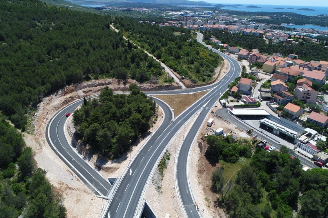 Burić prije izbora požurio obići čvor Rokići pa nabrajao projekte u planu: 'Djeca s Meteriza moći će biciklom sigurno do brodaričkog mosta'  