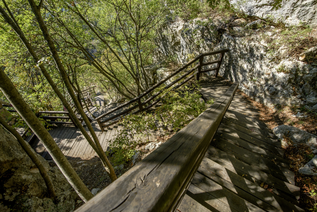 S ulaznicom za Roški slap razgledajte još Burnum, Manastir Krka, Visovačku kuću, Oziđanu pećinu...