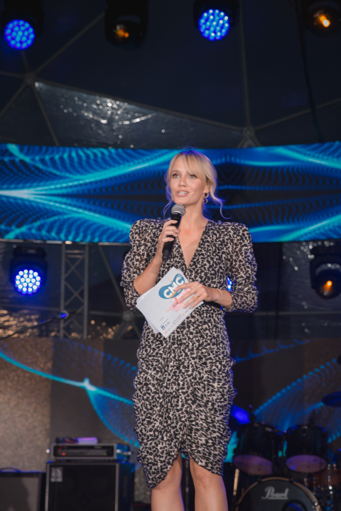 Počelo estradno ludilo u Vodicama: Pogledajte atmosferu prve večeri CMC festivala