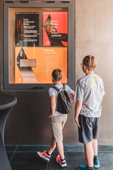 U 'Arsenu' održana prva matineja: Mališani uživali u klasiku Vlak u snijegu