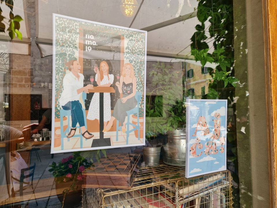 Otvorena pop-up izložba ilustratorice Dore Barbarić u kafiću u središtu Šibenika