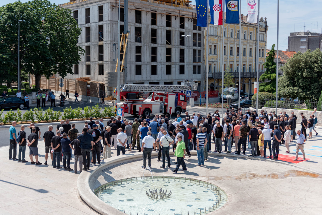 Svečano obilježena 30. obljetnica osnutka 113. brigade: 'Mi smo stvarali tebe i ti nas, do kraja života ostaješ u našim srcima' 