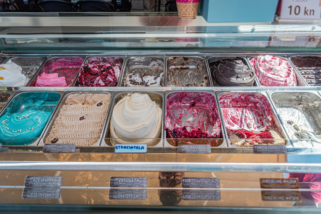 Isprobali smo najbolje sladolede u centru Šibenika! 