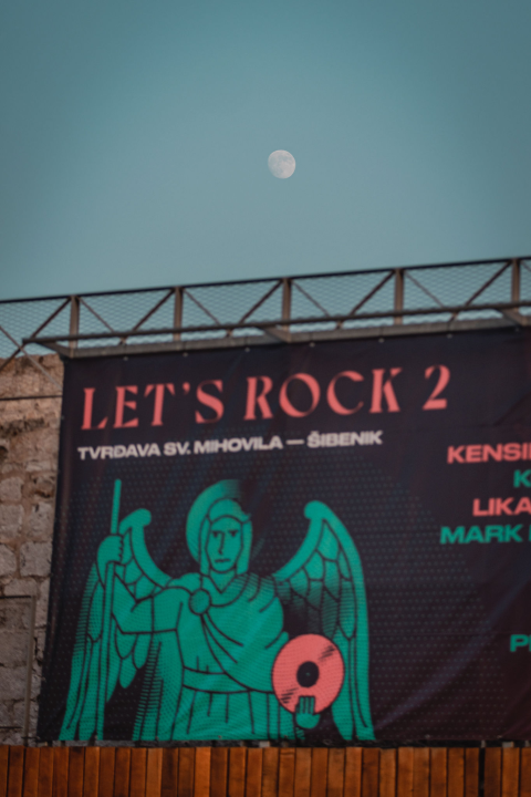 Šibenski bendovi Magul i The Fogsellers rasplesali publiku na drugom danu Let’s Rock festivala na sv. Mihovilu