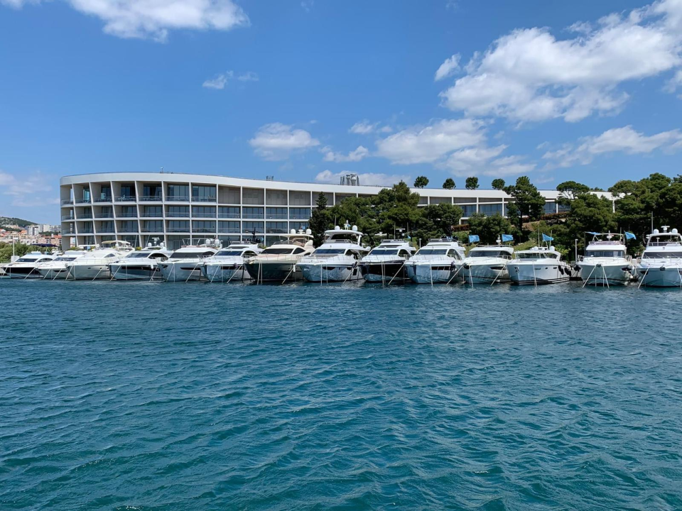 Splendid Yachting charter zapošljava čistače jahti!