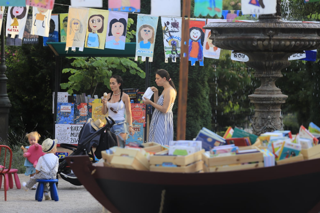 U Perivoju Roberta Visiania izloženo gotovo 10 tisuća knjiga za djecu i mlade 