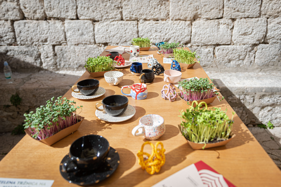 Mala loža u novom ruhu: Provjerite ponudu lokalnih OPG-ova na Zelenoj tržnici!