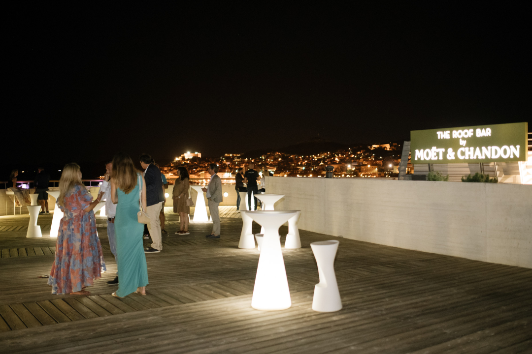 Uživajte u zalascima sunca u novootvorenom Roof Baru u D-Resortu! 