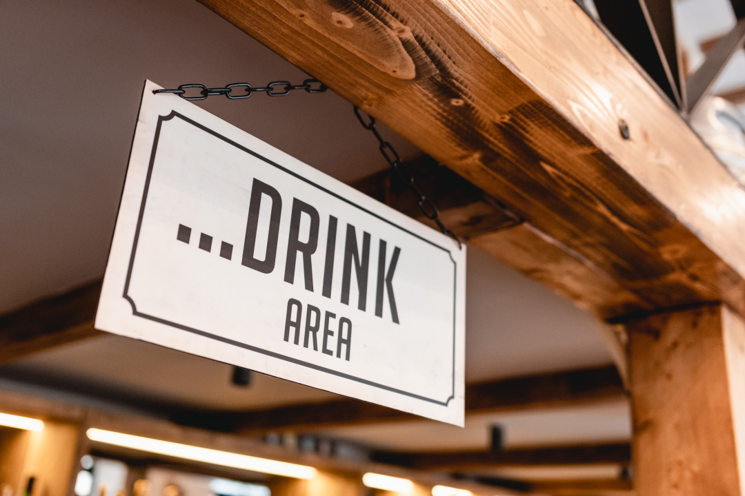 Posjetite Bistro Bava u hladu najstarijeg šibenskog stabla i uživajte u genijalnoj hrani i dvadeset vrsta piva