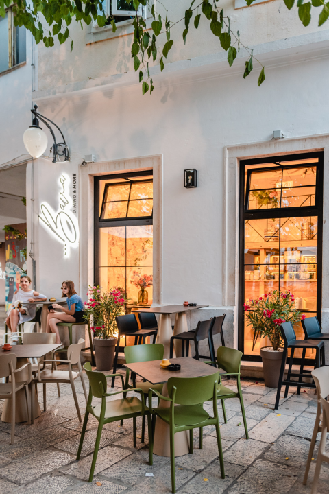 Posjetite Bistro Bava u hladu najstarijeg šibenskog stabla i uživajte u genijalnoj hrani i dvadeset vrsta piva