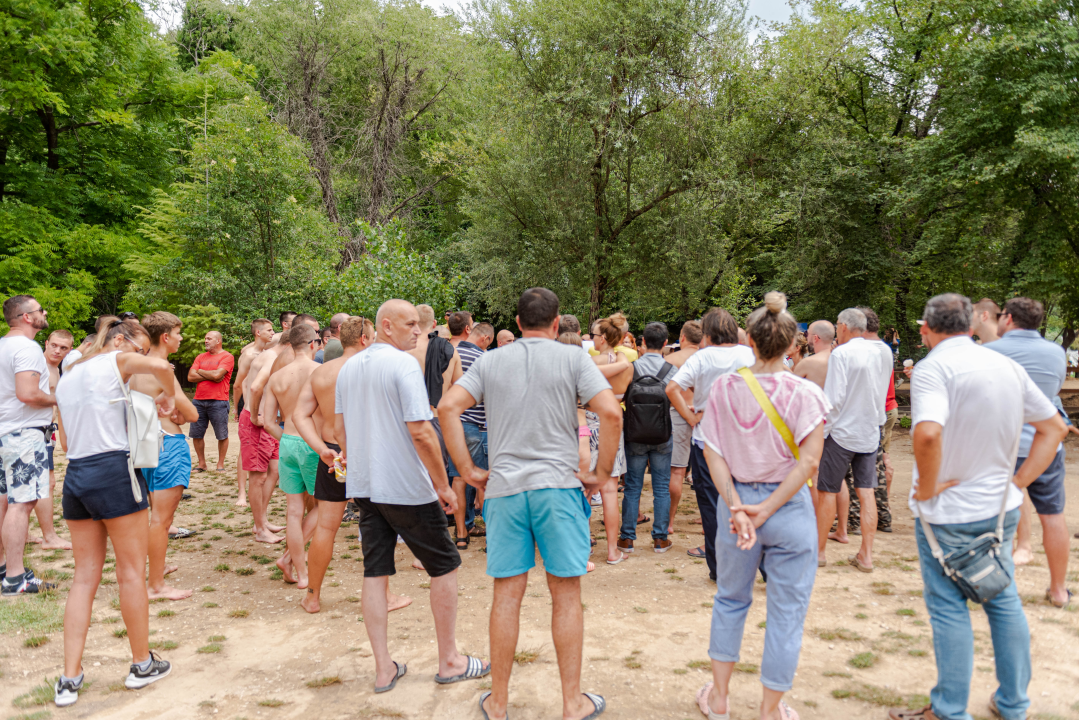Prosvjedno kupanje na Skradinskom Buku