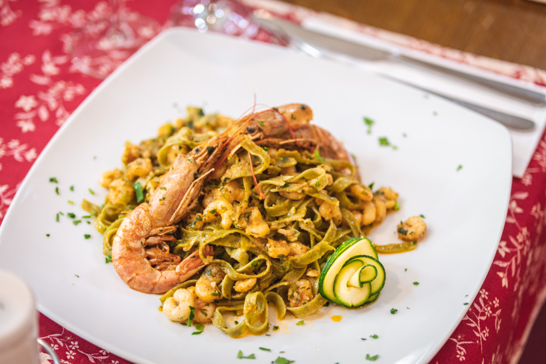 U Antinom Guštu omastite brk slasnim jelima ispod peke ili s ražnja!  