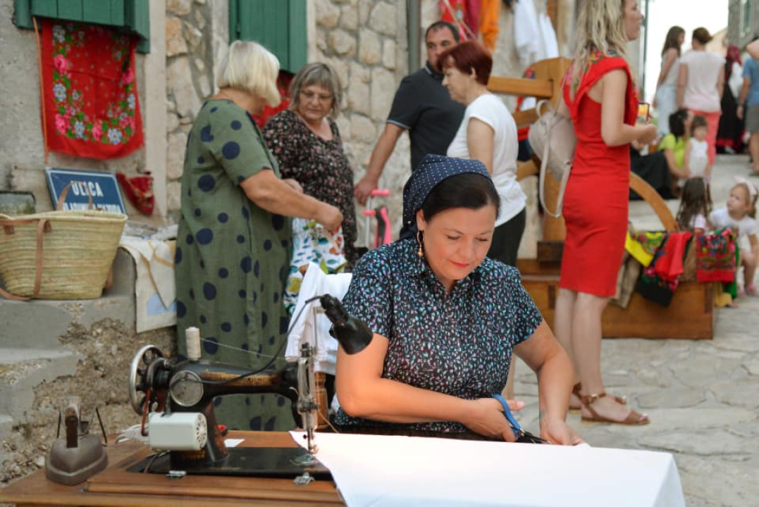 Betinjani su osmislili baš posebnu izložbu i postavili je do zadnjeg detalja: Ni 'vrčina' nije prazna