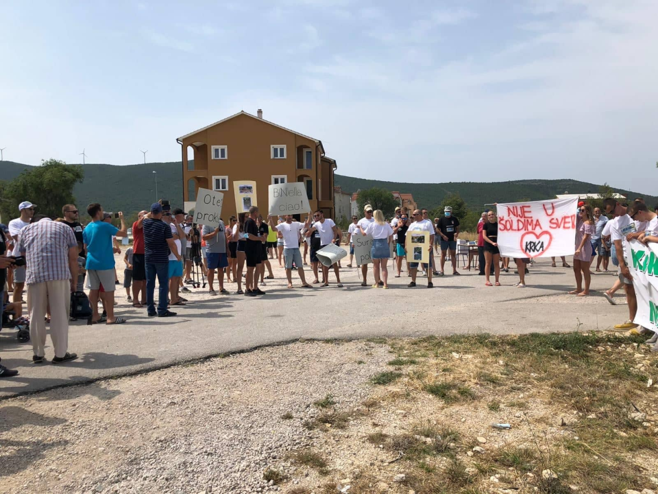 Novo okupljanje zbog zabrana na Krki: Prosvjednici pozvali Ćorića, žele predstavnika u Upravnom vijeću parka