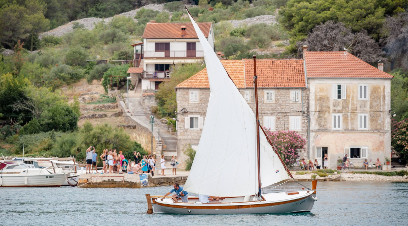 Pogledajte spektakularne kadrove zlarinske regate na latinsko jedro