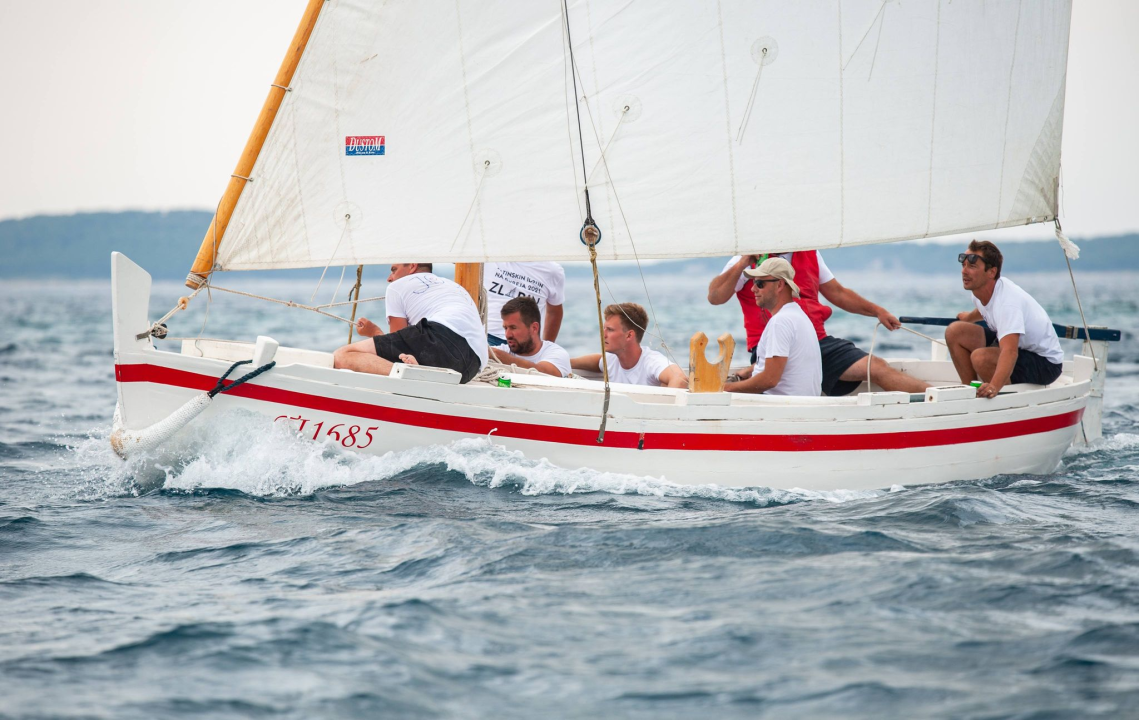 Pogledajte spektakularne kadrove zlarinske regate na latinsko jedro